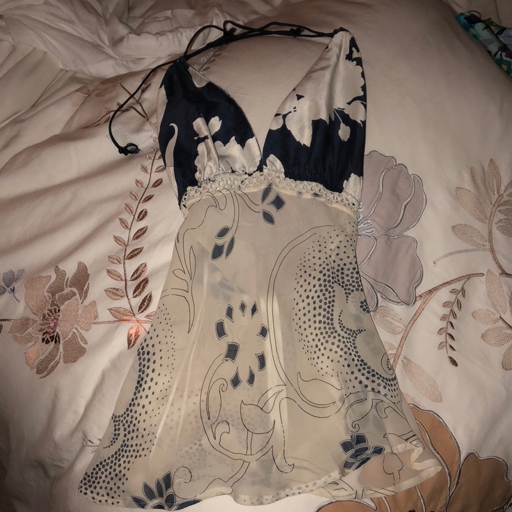 Kablan silk halter top amazing detail (Size 4)